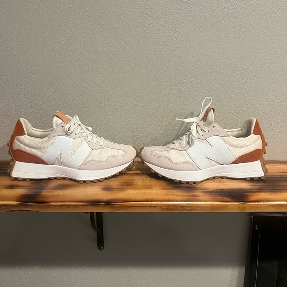 New Balance 327 Sea Salt & Rust size 8 -like new - Picture 2 of 10